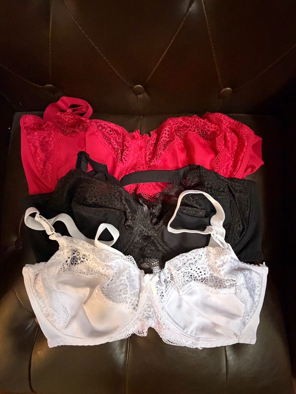 New Bundle of 3 Women’s Lace Underwire Bra Adjustable Red, Black, White 38D
